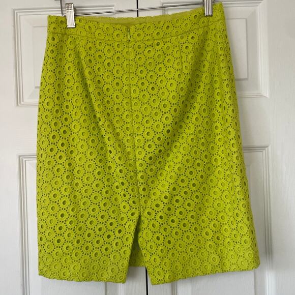 J. Crew 100% Cotton Citron Green Circle Eyelet No 2 Pencil Skirt • Size 2 - Picture 4 of 7
